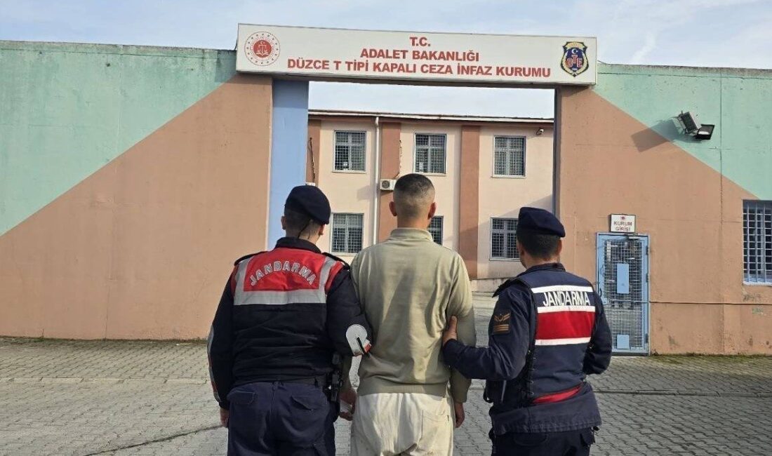 Aranan 101 kişi yakalandı 29’u tutuklandı DÜZCE(İHA) – Düzce’de polis ve jandarma ekipleri tarafından suçların azaltılması,