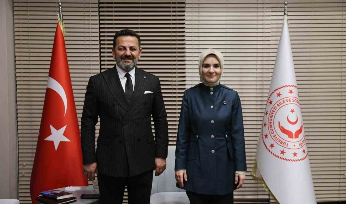 Bakan Göktaş’a kurum çalışmaları hakkında bilgi verdi Bilecik Aile ve Sosyal Hizmetler İl Müdürü Nejat İlhan, Aile