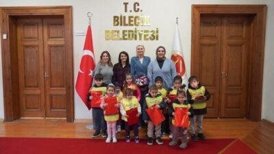 Bilecik Belediye Başkanı Melek Mızrak Subaşı, Özel Türkoğlu kreşinin öğrencileri