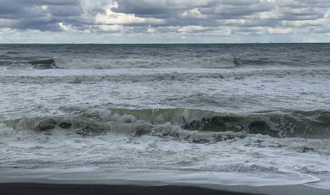 DÜZCE(İHA) – Düzce’de yüksek kesimlerde kar yağarken, Karadeniz’de fırtına etkili