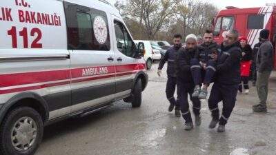 Kocaeli’de beton fabrikasının çatısında çıkan yangın paniğe neden oldu. İtfaiye