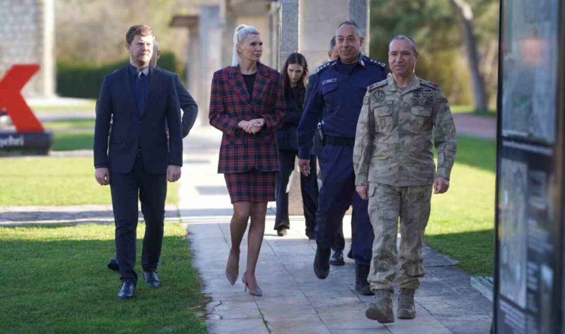 Bilecik Belediyesinde jandarma zirvesi Bilecik Belediye Başkanı Melek Mızrak Subaşı, jandarma teşkilatının üst düzey