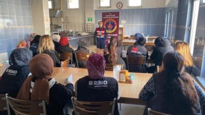 Bilecik’te Jandarma ekipleri, KADES uygulaması hakkında eğitim verdi. Bilecik İl