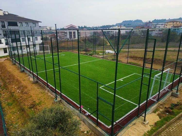 Bilecik’e yeni halı saha kazandırıldı Bilecik’in Osmaneli ilçesinde yeni halı saha, ilçe halkının hizmetine kazandırıldı.