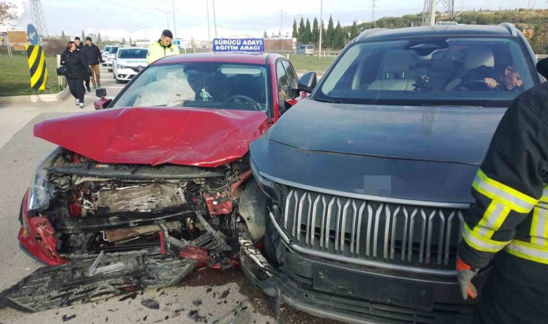 Bilecik’te aday sürücü direksiyon sınavında kaza yaptı: 4 yaralı Bilecik’te direksiyon sınavına giren aday sürücünün kullandığı araç ile bir