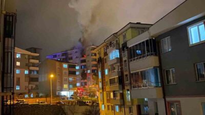 Bilecik’te 7 katlı binanın 6’ncı katında çıkan yangının söndürülmesi için