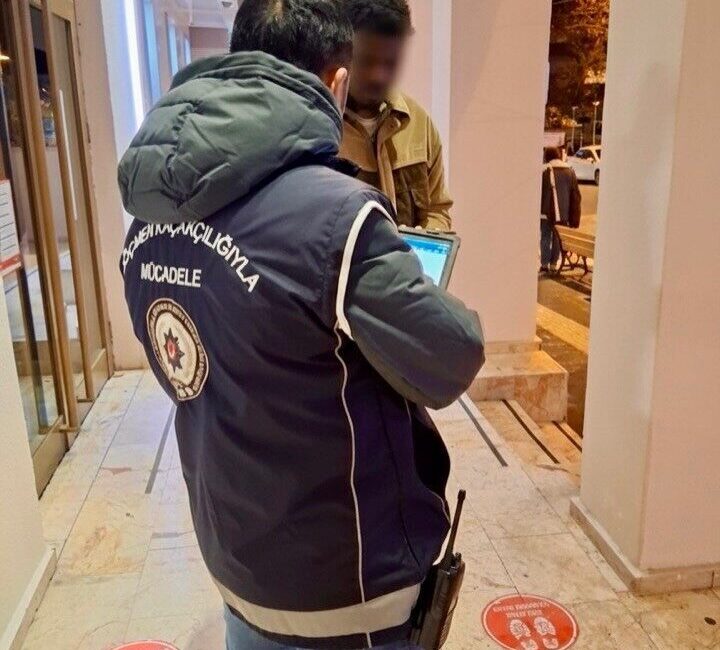 Bilecik’te düzensiz göçle mücadele kapsamında denetim yapıldı Bilecik genelinde düzensiz göçle mücadele kapsamında yabancı uyruklu şahıslara yönelik