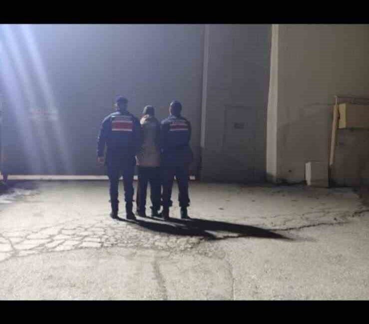 Bilecik’in Vezirhan ilçesinde hırsızlık suçundan aranan şahıs yakalandı. Edinilen bilgilere