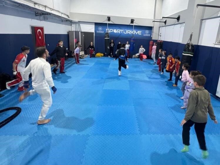 Bilecik’te Gençlik ve Spor Bakanlığı Spor Okulları bünyesinde sürdürülen kick