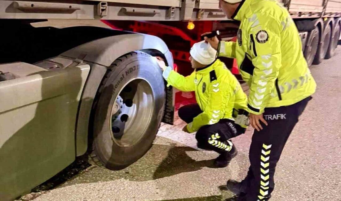 Bilecik’te kış lastiği denetimleri sürüyor Bilecik’te kış lastiği zorunluluğu kapsamında denetimler aralıksız sürüyor. Bilecik İl