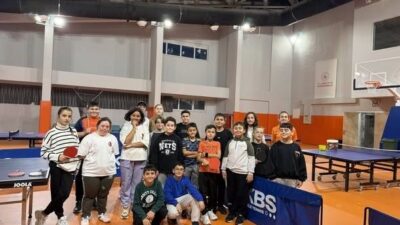 Bilecik’in Bozüyük ilçesinde masa tenisi antrenmanları, hız kesmeden devam ediyor.