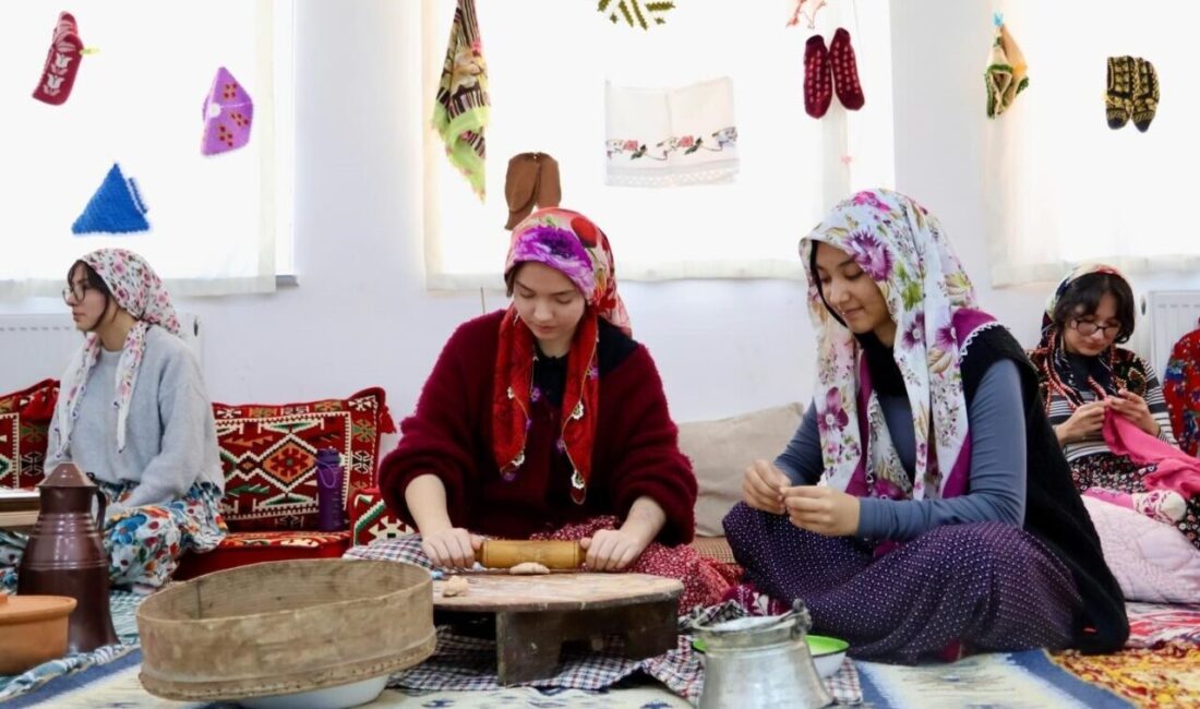 Bilecik’te öğrencilerden hayır çarşısı Bilecik’te Tutum, Yatırım ve Türk Malları Haftası kapsamında öğrencilerin hazırladığı