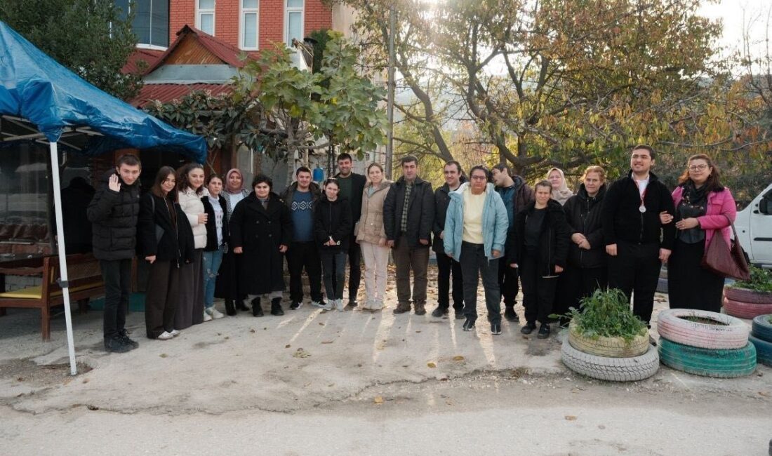 Bilecik’te sosyal sorumluluk örneği Bilecik’te bir işletmeci öğrencilere kahvaltı desteği vererek sosyal sorumluluk örneği