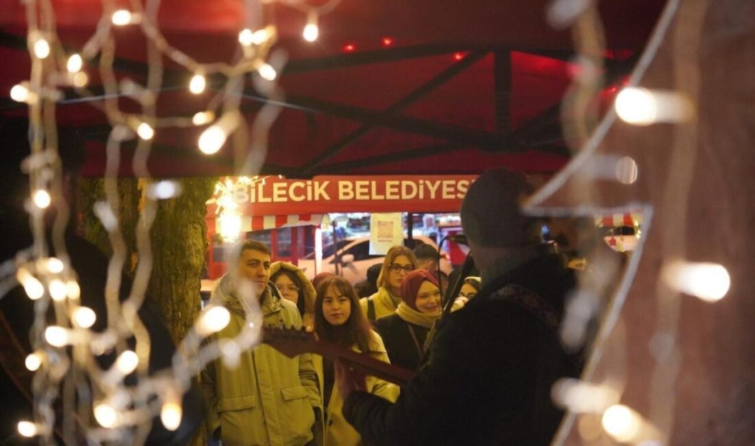 Bilecik Belediyesi tarafından yeni yıl coşkusu Sanat Sokağı’nda konserlerle yaşanıyor.