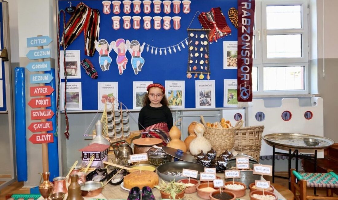 Bilecik’te yerli üretim vurgulu etkinlik düzenlendi Bilecik’te Tutum, Yatırım ve Türk Malları Haftası kapsamında anaokulu öğrencilerine