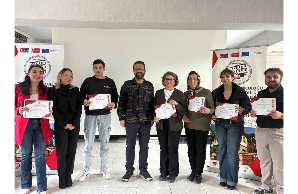 Kastamonu Üniversitesi tarafından 2 yıldır sürdürülen ve bin kursiyere çevrimiçi