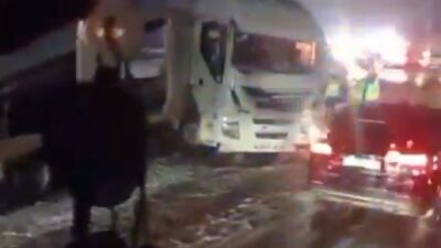 Bolu Dağı’nda etkili olan yoğun kar yağışı nedeniyle TEM Otoyolu