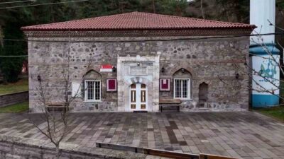 Bolu’nun Karacasu beldesinde bulunan Ilıca Musa Paşa Camii, yaklaşık 500