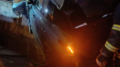 Bolu’nun Gerede ilçesinde kontrolden çıkarak bina duvarına çarpan otomobilin sürücüsü