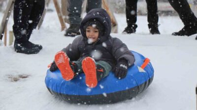 Bolu’da etkili olan yoğun kar yağışı ve buzlanma riski nedeniyle