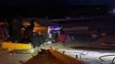 Bolu’da iki otomobilin kavşakta çarpışması sonucu biri hamile kadın olmak