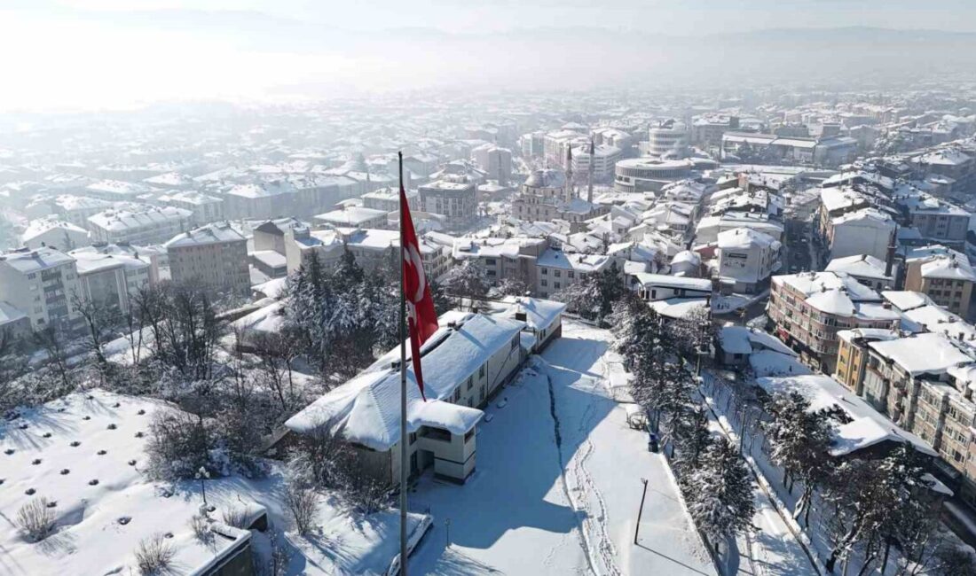 Bolu’da kış güzelliği havadan görüntülendi Bolu’da 3 gün boyunca aralıksız devam eden ve hayatı olumsuz