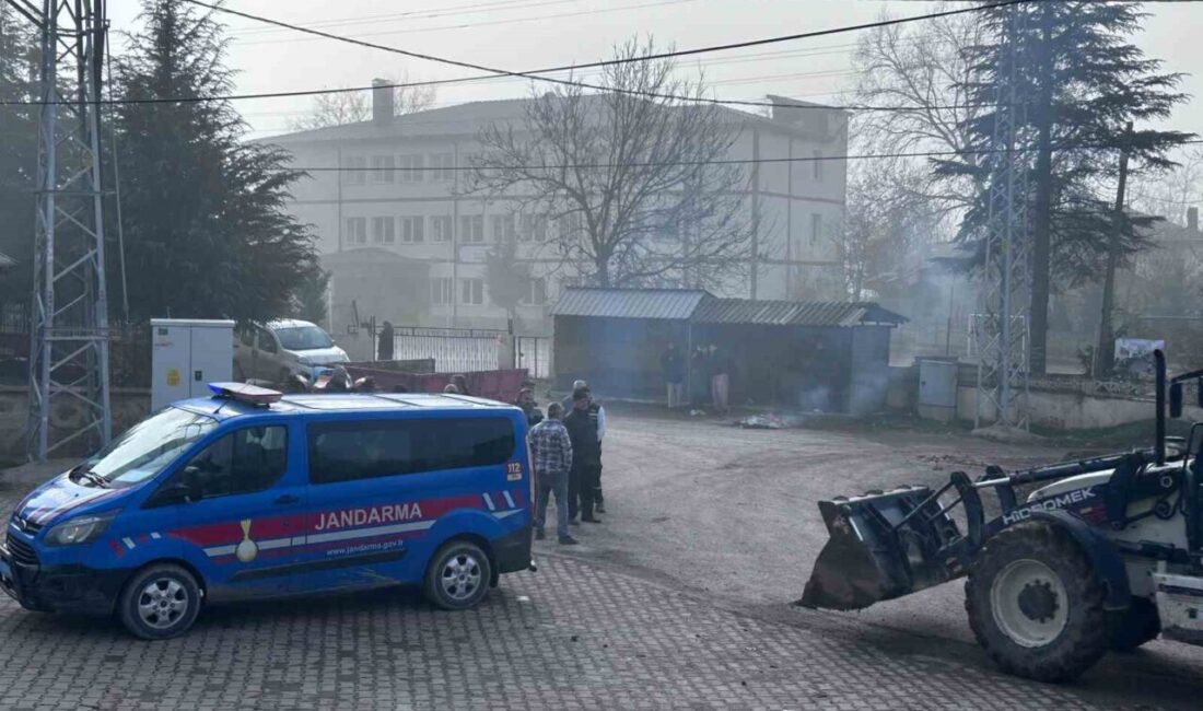 Bolu’nun Göynük ilçesi Ahmetbeyler köyünde, köy halkı ağır tonajlı araçların