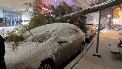 Bolu’da 2 gündür etkili olan yoğun kar yağışı nedeniyle Köroğlu