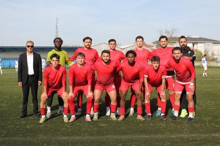 Bilecik Şeyh Edebali Üniversitesi (BŞEÜ) Futbol Takımı grup ikincisi oldu.