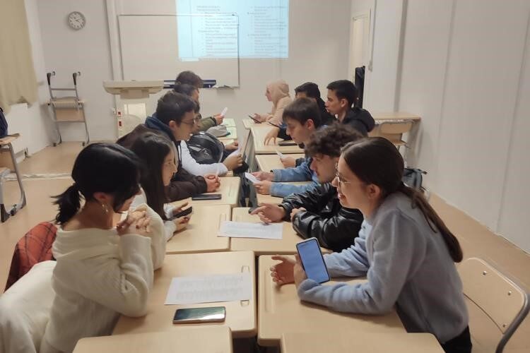 Bilecik Şeyh Edebali Üniversitesi (BŞEÜ) Yabancı Diller Yüksekokulu, öğrencilerin İngilizce