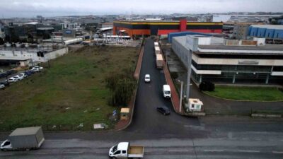 Çayırova ilçesi Şekerpınar Mahallesi’nde hal binasına ulaşımı sağlayan Şehzade ve