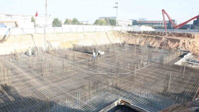 Çayırova’da hayırsever desteğiyle inşa edilen 24 derslikli meslek lisesinde çalışmalar