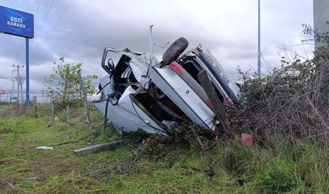 Sakarya’nın Karasu ilçesinde cip ile otomobilin çarpışması sonucunda meydana gelen