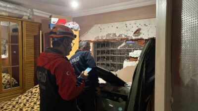 Kocaeli’de 5 katlı bir apartmanın yanındaki inşaat çalışması, 1’inci katındaki