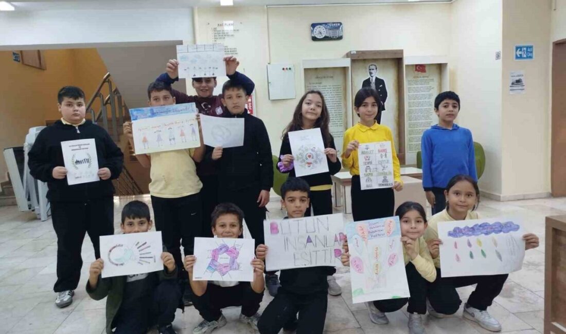 Bilecik’in Gölpazarı ilçesinde öğrenciler için Dünya İnsan Hakları Günü dolayısı