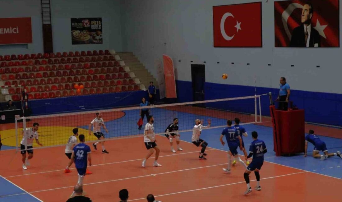 Düzce Belediyesi Spor Akademisi evinde Niksar Belediyespor’u 3-1 ile geçti TVF Erkekler 1. Ligi’nde mücadele eden Düzce Belediyesi Spor Akademisi