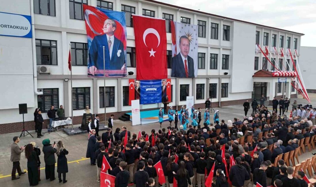 “Düzce eğitim öğretimde otobana çıkacak” DÜZCE(İHA) – Düzce’de öğrencilerin daha iyi ve güvenli bir alanda