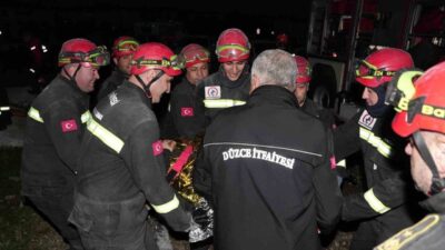 Düzce Belediyesi İtfaiye Müdürlüğü, afetlere hazırlık kapsamında tüm personelin katılımıyla