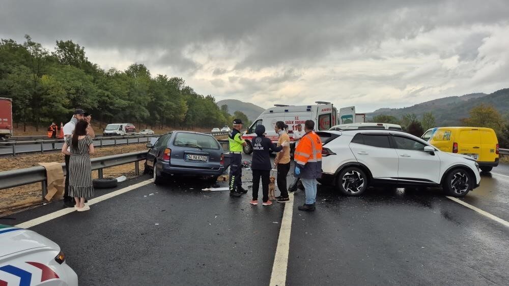 Düzce’de 2025’te kazalarda 11 kişi hayatını kaybetti 2 bin 96 kişi yaralandı DÜZCE (İHA) – Düzce’de 11 ayda 2 bin 471 trafik