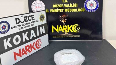Düzce’de polis ekipleri tarafından, bir otobüste yolcu olarak şahsın üst
