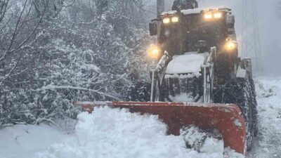 DÜZCE(İHA) – Düzce genelinde etkili olan kar yağışı nedeniyle il