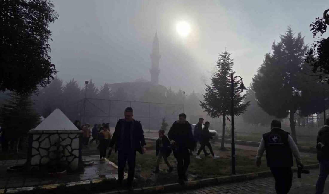 Düzce’de sis etkili oldu DÜZCE(İHA) – Düzce’de etkili olan sisle görüş mesafesi 50 metreye