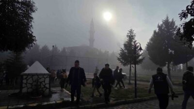 DÜZCE(İHA) – Düzce’de etkili olan sisle görüş mesafesi 50 metreye