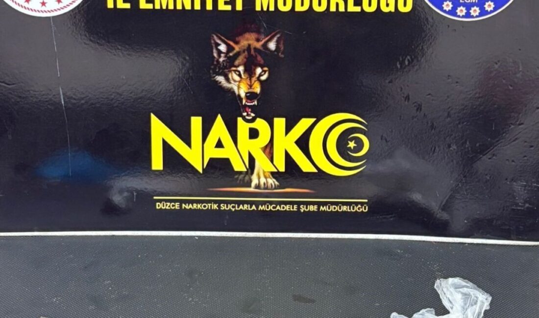 Düzce’de uyuşturucu operasyonu 1 tutuklama Düzce’de polis ekipleri tarafından düzenlenen operasyonda gözaltına alınan 1 kişi