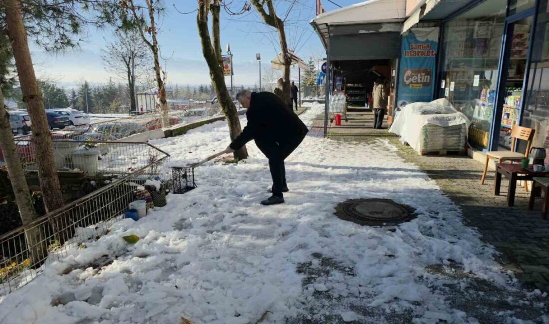Düzce’de kar yağışının ardından güneşin yüzünü göstermesiyle kartpostallık manzaralar oluştu.