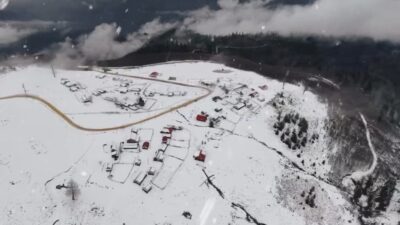 Düzce’nin yüksek kesimleri kar yağışıyla beyaza büründü. Düzce’de hava sıcaklıkları