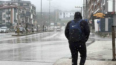 Düzce’ye mevsimin ilk karı düştü. Konuralp bölgesinde ise Düzce Belediyesi