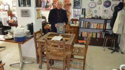 Bolu’da yaşayan emekli öğretmen Yılmaz Özarslan, çocukluğundan beri ilgi duyduğu