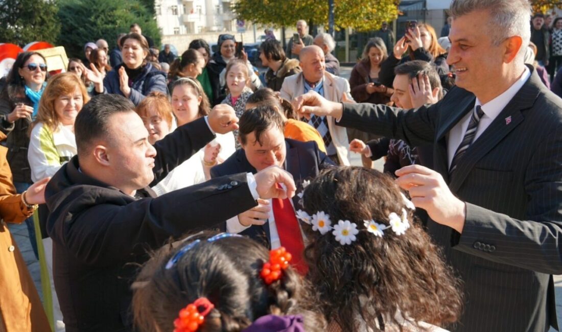 Engelliler günü mesajı: “Bir gün değil, her gün beraberiz” Gölcük’te 3 Aralık Dünya Engelliler Günü kapsamında düzenlenen törende hazırlanan