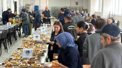 DÜZCE (İHA) – Düzce’de çorap fabrikasının çalışanları, Bolu’da hastalıkla mücadele